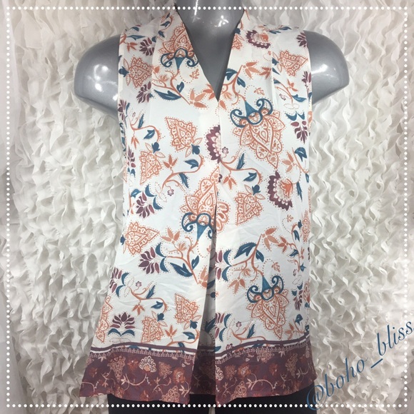 VIOLET + CLAIRE | Boho Floral Sleeveless Blouse - Picture 2 of 8